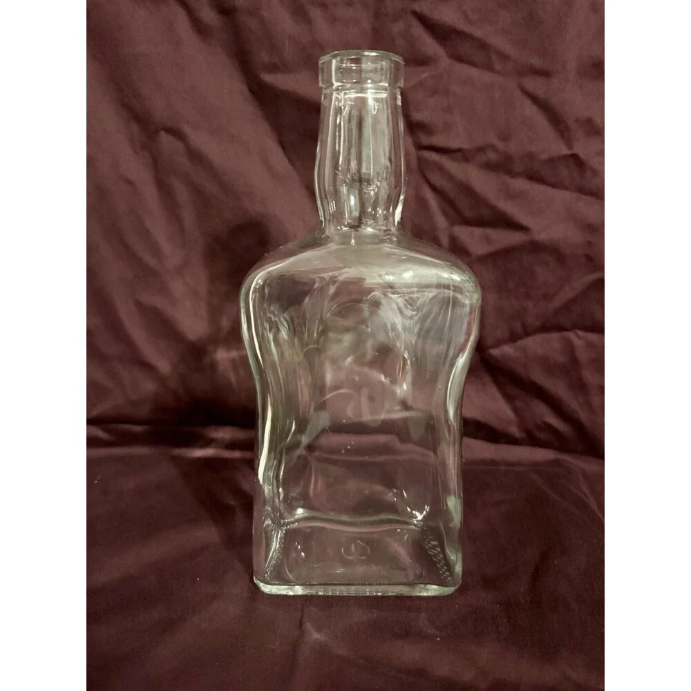 EMPTY Berlin Packaging liquor/liqueur bottle clear glass decanter 9.5”